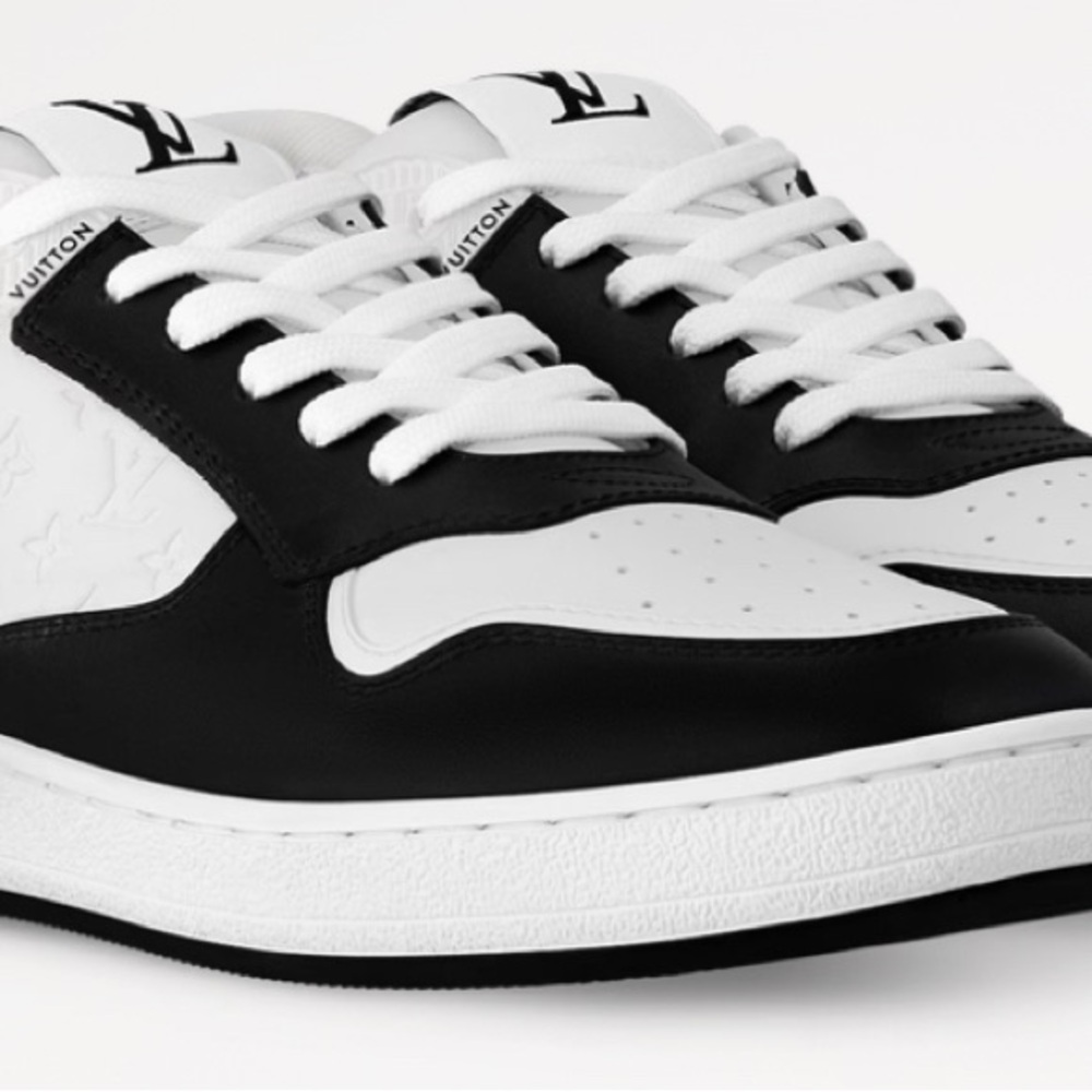 Louis Vuitton Monochrome Men's Sneakers - Picture 2 of 8